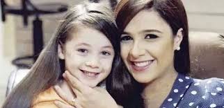 jasmine abd elaziz with her daughter egyptian actress egyptian actress celebrities actresses