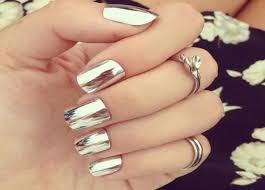 Una explosión de colores en tus uñas, deja de lado las uñas de un solo tono y prueba con estos diseños de uñas decoradas de. Fotos De Unas Decoradas 2021 Disenos Modelos Y Colores De Unas Blogmujeres Com