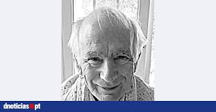 Trevor Edward Franks — dnoticias.pt