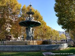 Granada Ciudad Viva De La Mano De Isacio Rodriguez Pilar Bueno Y Gonz Escultor Pilares Granadina
