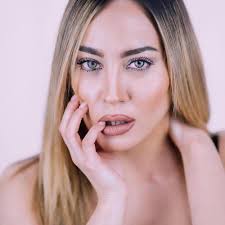 Paola Saulino - MOW - Mowmag.com