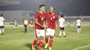 Begitu juga lampu stadion yang mulai padam. J9dt5m2z6zxrom