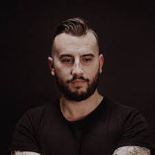 We've got our eyes peeled for a senior digital designer to join Studio  Freight. Only 3 essentials: 1. You can present like a pro 2. You can bring  motion + 3D sauce