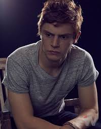 Evan Peters As A Red Head What A Chameleon Follow Rickysturn Evan Peters Evan Peters Evan American Horror Story