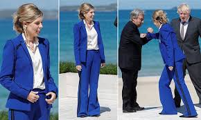 Jun 01, 2021 · carrie johnson all eyes on carrie johnson in first role as uk 'first lady' at g7 summit newly wed, at 33 she may be youngest spouse but her political nous should serve her well in keeping the. Carrie Johnson Dons A Cobalt Blue Suit At The G7 Summit In Cornwall Daily Mail Online