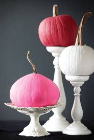 Decorer Une Citrouille Idees Diy Blog Deco Clem Around The Corner Halloween Rose Citrouilles Roses Idee Deco Halloween