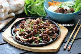 Tender caramelized beef bulgogi tastes so amazing! Korean Bulgogi Resepi Terbaik