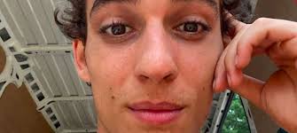 Miguel herrán is a spanish actor who won the goya award for best actor in 2016 , he is best known for his role in la casa de papel, he has worked in the mov home biography Miguel Herran Supports His Latest Physique Somag News