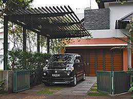 Gambar rumah bambu 1 lantai ini menunjukkan desain klasik yang manis. 30 Contoh Gambar Garasi Mobil Depan Rumah Desain Id