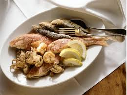 Il pesce dovrebbe essere fritto per pochi minuti, 4 o 5 al massimo, completamente immerso nell'olio. Fritto Misto Di Pesce Come Fare La Frittura Perfetta La Guida Per Friggere Qualsiasi Cibo Cook Cucina Corriere It