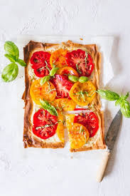 The Perfect Appetizer When You Are Short On Time And Need To Whip Something Up For Your Guests Try This Simple Flaky Tomato And Food Recipes Appetizer Recipes