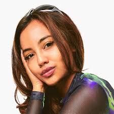 Aida Good's Instagram, Twitter & Facebook