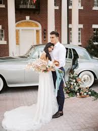 10 favourite poses for wedding portrait photography. How To Use A Vintage Car As A Staple In Your Wedding Decor Ruffled