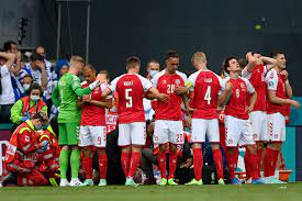 Der dänische mittelfeldstar eriksen ist wieder wohlauf. Christian Eriksen Kollaps Danemark Verliert Em Spiel Gegen Finnland