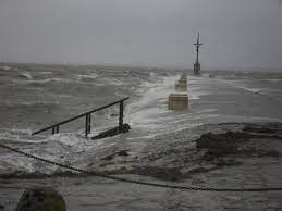 #france #dune #eau #bassin d'arcachon #desert #ocean #nature #oiseau #europe occidentale #gironde #lieu #aquitaine #europe #arcachon #animal #bird #europe de l'ouest cette video nous emmène au dessus d'un lieu magnifique, que l'on voit rarement sous cet angle : Plein Mer Sur Le Bassin D Arcachon Photolive Toutes Les Photos Meteo En Temps Reel Infoclimat