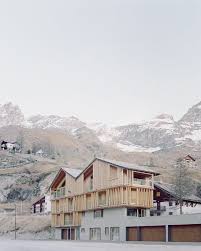 View The Full Picture Gallery Of Chalet Blanc Climber S Refuge In 2021 Timber Framing Architecture Residential House