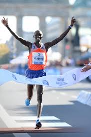 Jun 08, 2021 · er wordt zondag in waves van 100 lopers gestart, met de toppers die als eerste aan zet zijn om 9 uur. Bmw Berlin Marathon Wilson Kipsang Ich Habe Noch Nicht Genug