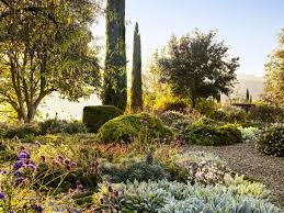 Under The Tuscan Sun Garden Designer Luciano Giubbilei S Italian Oasis Tuscan Garden Under The Tuscan Sun Small Garden Design