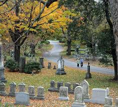 10 Historical Graveyard Tours Across America Cemetery Graveyard Places To Visit