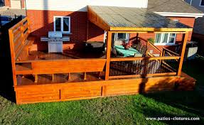 Voici Un Patio Avec Toit Transparent En Polycarbonate Au Dessus De L Espace Repas L Espace Bbq Quant A Lui Est A Ciel Ouvert Patio Pergola Plans Design Patios