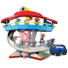 Pat' patrouille raconte les aventures de ryder, un jeune garçon de 10 ans, qui est à la tête de l'équipe de secours de la grande vallée. Paw Patrol Headquarters Paw Patrol Toys