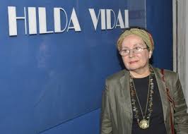 Hilda Vidal: Un Viaje de Color y Expresión