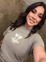 I had a dream @ellalangleymusic followed me and my playlist