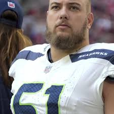 Seahawks lose another O-lineman to injury vs. Packers