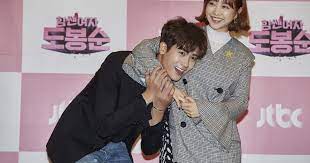 See more ideas about park bo young, park hyung sik, hyung sik. Dating Rumors Fly After Park Bo Young And Park Hyungsik Were Caught On Camera Doing This Koreaboo