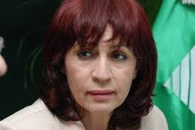 Mueren en accidente tránsito esposo e hija de directora IIBI; ella está  grave