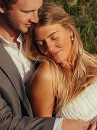 WEDDING PHOTOGRAPHER HERE! 💌 Let's create together! Below is some of my  recent work and my website! Inquire through the contact form