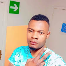 Didier DrogbaMoussa Ngolo Koné