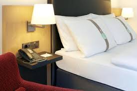 The hotel holiday inn essen city centre is located in the city centre of essen, only 200 m from the shopping zone and 300 m from the colosseum theatre away. A Hotel Com Holiday Inn Essen City Centre An Ihg Hotel Hotel Essen Deutschland Preis Bewertungen Reservierung Kontakt