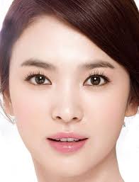 She gained popularity through television dramas such as autumn in my heart (2000), all in (2003), full house (2004), the world that they live in (2008), and that winter, the wind blows (2013). Song Hye Kyo Dramawiki