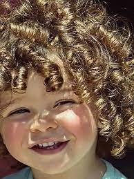 pin ot polzovatelya filiz yigit yapici na doske bambini il loro mondo ukladka vyushihsya volos detskie lica fotografiya detej