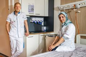 We starten een nieuw hoofdstuk en gaan van een intelligente lockdown naar ruimte met regels. Uitkijken Naar Versoepelingen In Het Deventer Ziekenhuis Kijken Ze Vooral Uit Naar Minder Coronapatienten De Rek Is Er Al Heel Lang Uit Foto Tubantia Nl