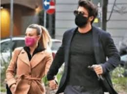 Ünlü oyuncu can yaman ile aşk yaşayan i̇talyan spor spikeri diletta leotta'nın, akrobat hırsızları adıyla bilinen çete tarafından evi soyuldu. Can Yaman E Diletta Leotta In Aeroporto Destinazione Turchia Il Video Torresette