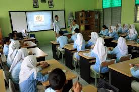 Asep awaludin adalah seorang pembelajar yang mampu bangkit menjalani tantangan hidupnya dari seorang yang miskin akan pengetahuan kemudian terus berjuang sampai akhirnya. Guru Asn Di Sekolah Swasta Ditarik Kembali Ke Negeri