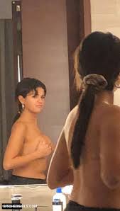 Selena Gomez Celeb Nudes - selenagomez Leaked Boobs Photos