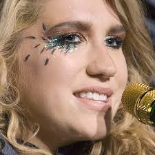 Kesha's Makeup Photos & Products