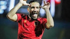 وكان جون إدوارد وكيل أعمال علي معلول نفى في تصريحات خاصة، كل الأنباء التي ترددت في الساعات الماضية حول مستقبل الظهير الأيسر التونسي حول رحيله إلى الدوري الإماراتي. Ù…Ø¹Ù„ÙˆÙ„ ÙŠØªÙ‚Ø¯Ù… Ù„Ù„Ø£Ù‡Ù„ÙŠ Ø¹Ù„Ù‰ Ø§Ù„Ù…Ù‚Ø§ØµØ© Ø¨Ù‡Ø¯Ù Ù…Ù† Ø¶Ø±Ø¨Ø© Ø¬Ø²Ø§Ø¡ Ø¨Ø¹Ø¯ Ù…Ø±ÙˆØ± 75 Ø¯Ù‚ÙŠÙ‚Ø© Ø¯Ø§Ø± Ø§Ù„Ù‡Ù„Ø§Ù„