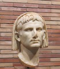 SEÑOR DEL BIOMBO: Augusto y la imagen del poder a través de la escultura