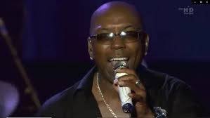 George Benson & Noa perform "This Masquerade"