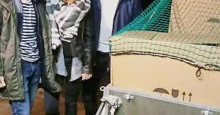 Gymnasiasten spenden Kleidung