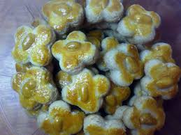 Resepi biskut mazola 500 gram kacang tanah100gram kacang tanah (hiasan) 200ml minyak mazola3 cawan tepung gandum 1 cawan gula icing 2 biji telur. Sweet V Nill Resipi Biskut Mazola Biskut Kacang Yang Mudah Resep Makanan Makanan Kacang