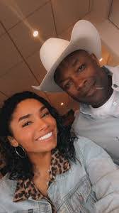 Savannah Whitfield's Instagram, Twitter & Facebook