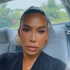 Elayne Serrano (@ElayneBSerrano)