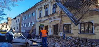 Συγκρίνετε τις τιμές εκατοντάδων πρακτορείων και αεροπορικών και εξασφαλίστε την καλύτερη προσφορά για το επόμενο ταξίδι σας. Kroatia Isxyros Seismos Mege8oys 6 4 Ba8mwn E3i Oi Nekroi Aygh