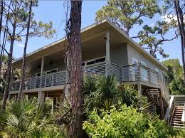 Jacobsen homes is florida's trusted home source for manufactured homes, mobile homes, and modular homes. Photo 1 Of 5 In 5 Prefab Companies Building Sturdy Resilient Homes In Florida Dwell