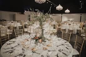 Changer les personnages, le lieu du mariage. Un Mariage Champetre Chic En Espagne Wedding Secret